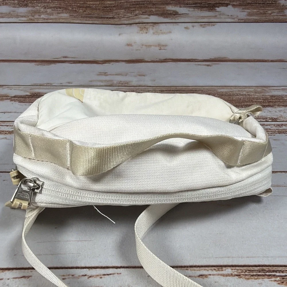 The North Face Womens Isabella Hip Pack Gardenia White Crossbody Waist Bag